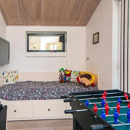 8 Person In Ansager-by Traum * Ansager