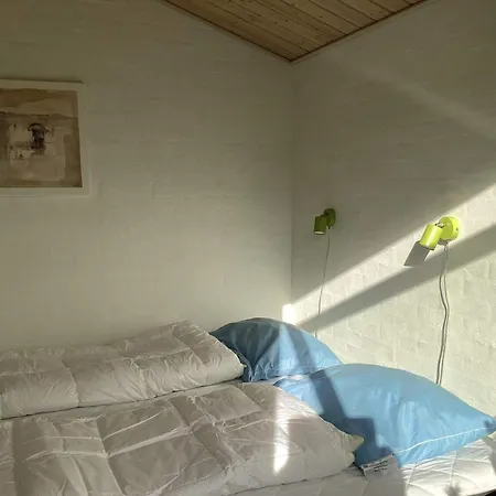 8 Person In Ansager-by Traum * Ansager