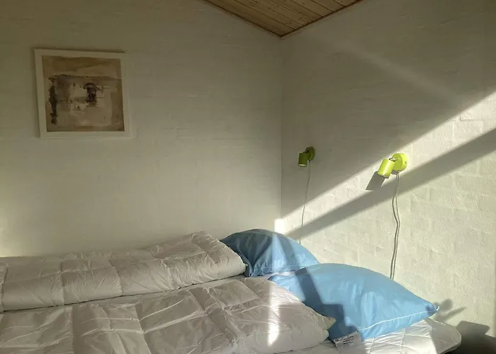 8 Person In Ansager-by Traum * Ansager